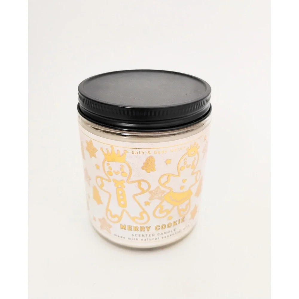 Bath & Body Works Scented Candle 7 oz Cream Merry Cookie Single Wick Holiday